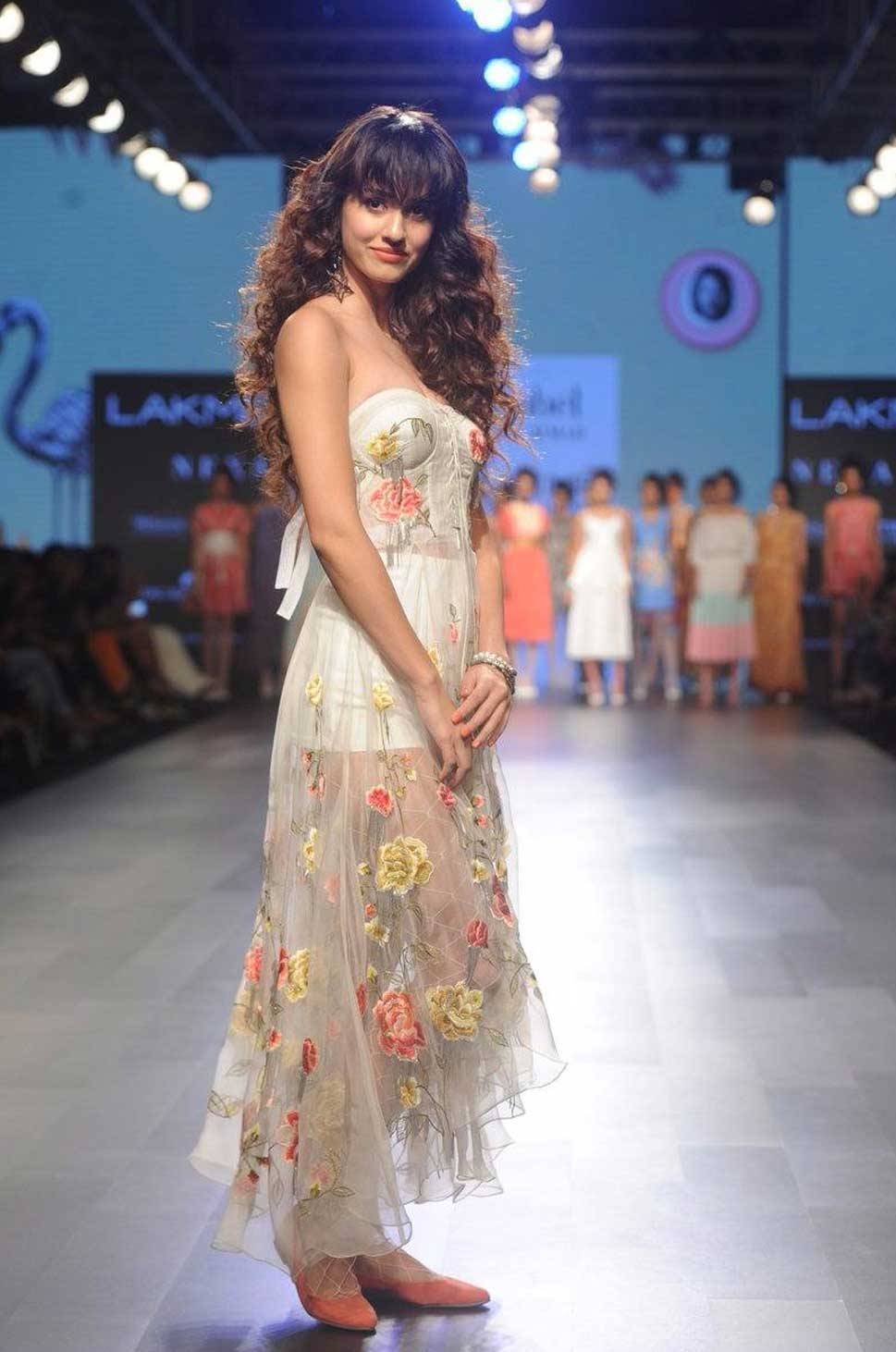 Disha Patani at Lakme Fashion Week August 2017