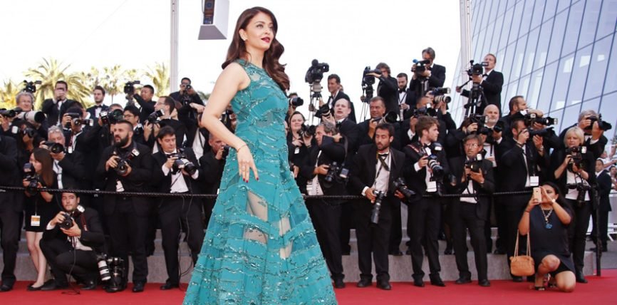 Aishwarya Rai Bachchan walk Down The Cannes 2015 Red Carpet