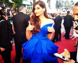 Sonam Kapoor Looks Dazzling In Blue At The Red Carpet